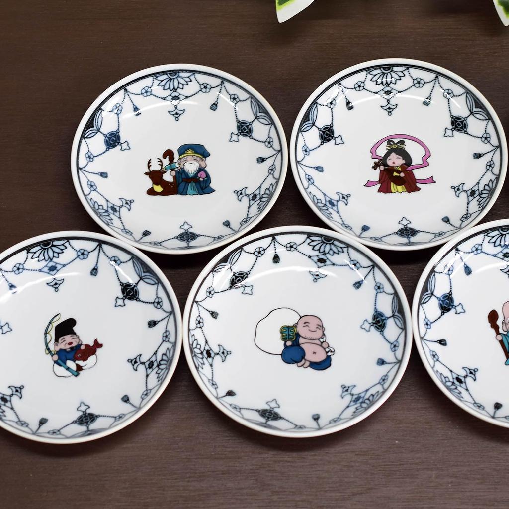 Waza No Kura Plate Stylish Kutani Ware Small Plates with Seven Lucky Gods Japanese Made In A Perfect Wedding Set (7-Piece Set) Designs. High-Quality