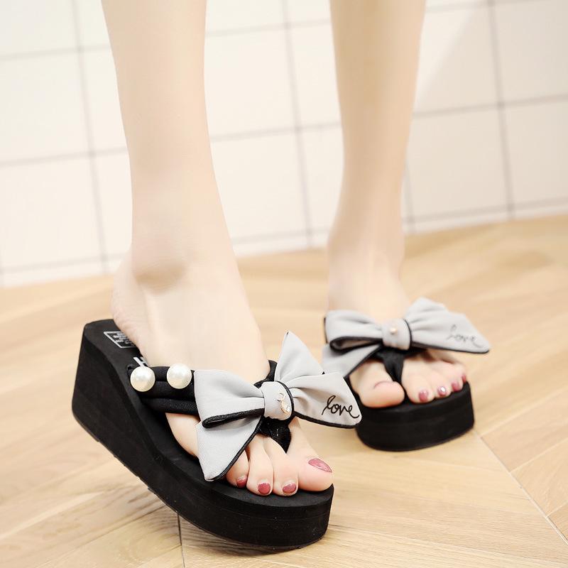 

Высота каблука 6 см. Шлепанцы. Бантик, пришитый вручную. Пляжные шлепанцы для отдыха на пляже. 41 серый