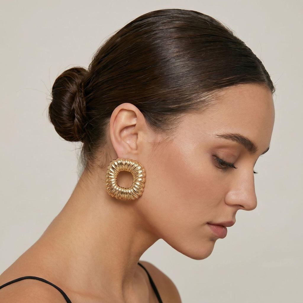 European & American Stylish Irregular Flower Stud Earrings for Women's Elegant Personality