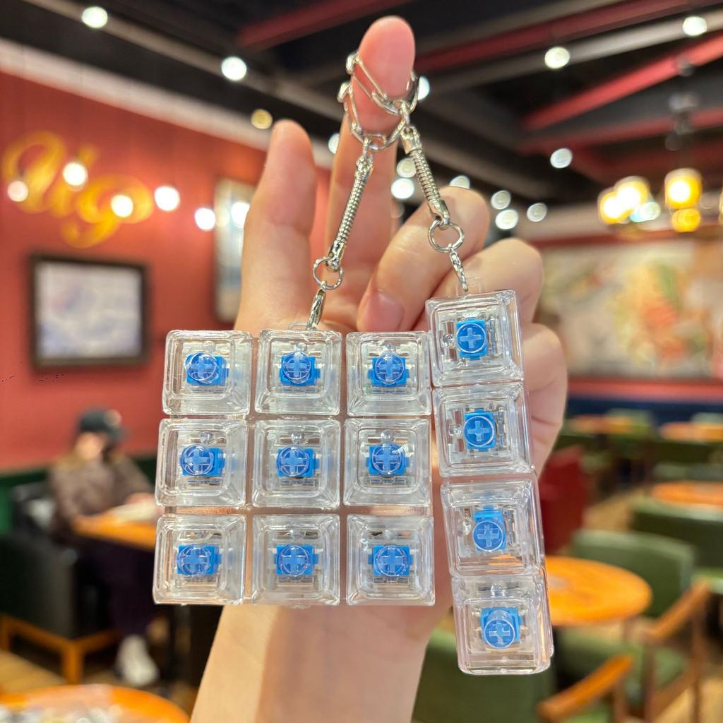Popular Russian Key Keychain Transparent Fingertip Decompression Luminous Toy Mechanical Keyboard Car Key