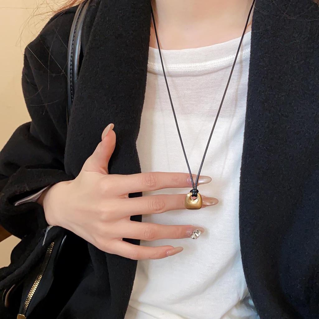 Korean Brushed Pendant Necklace: Women's Long, Versatile Black Cord Sweater Chain
