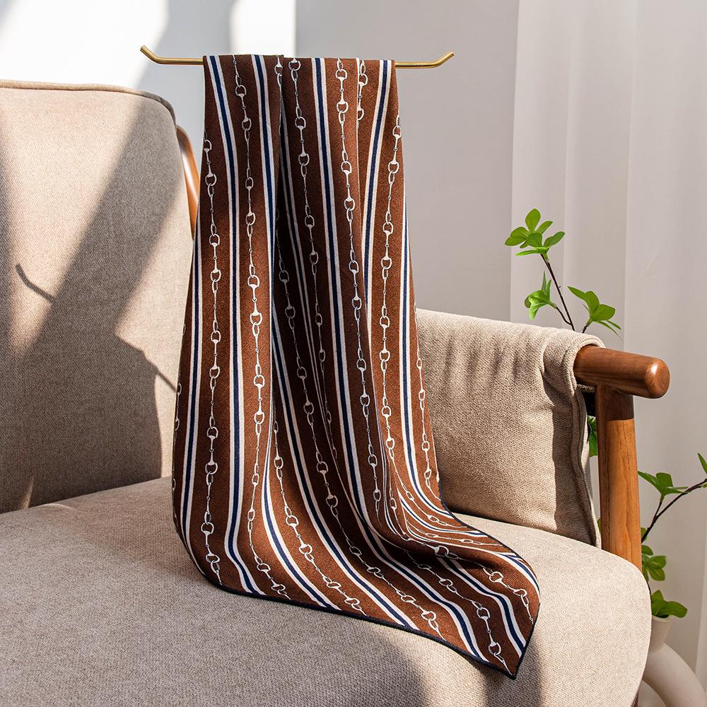 Luxury Wool Silk Jungle Animal Two-Color Scarf for Women - Retro Design Shawl