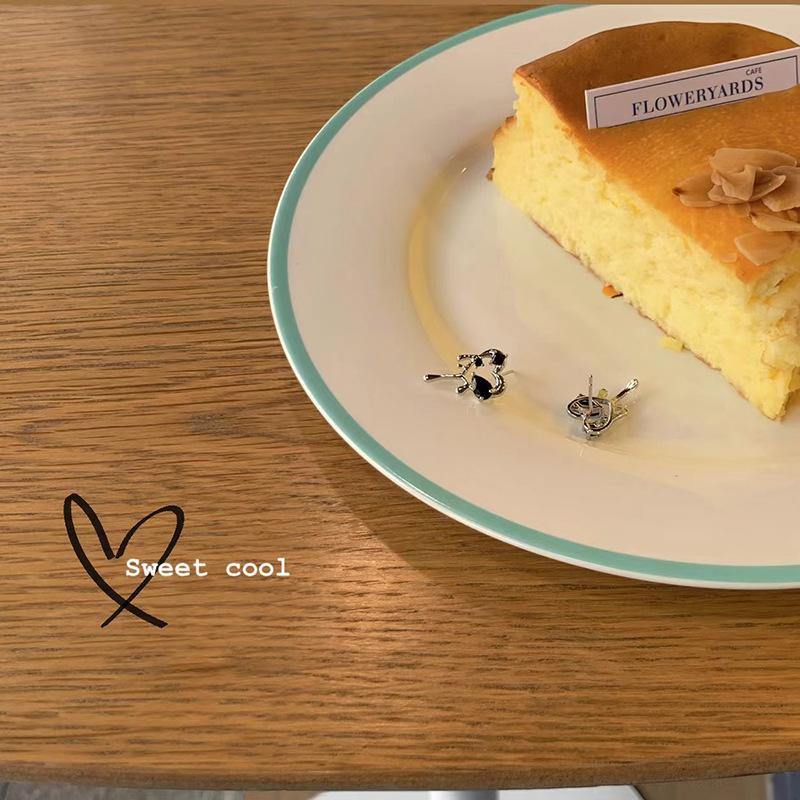 Sweet Cool Style Personality Hip Hop Dark Wind Zircon Love Stud Earrings Women S Niche Design Earrings Premium Earrings