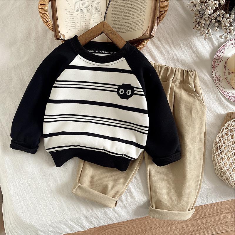 

Стильный комплект для мальчиков из свитшота с рукавами реглан в полоску и брюк для весны/осени 100 cm чёрный