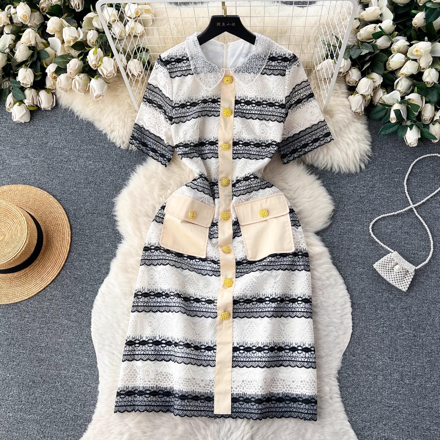 

Летнее кружевное платье с золотыми пуговицами и карманами и бисером, женское кружевное платье с коротким рукавом, полосатые вечерние платья миди S чёрный