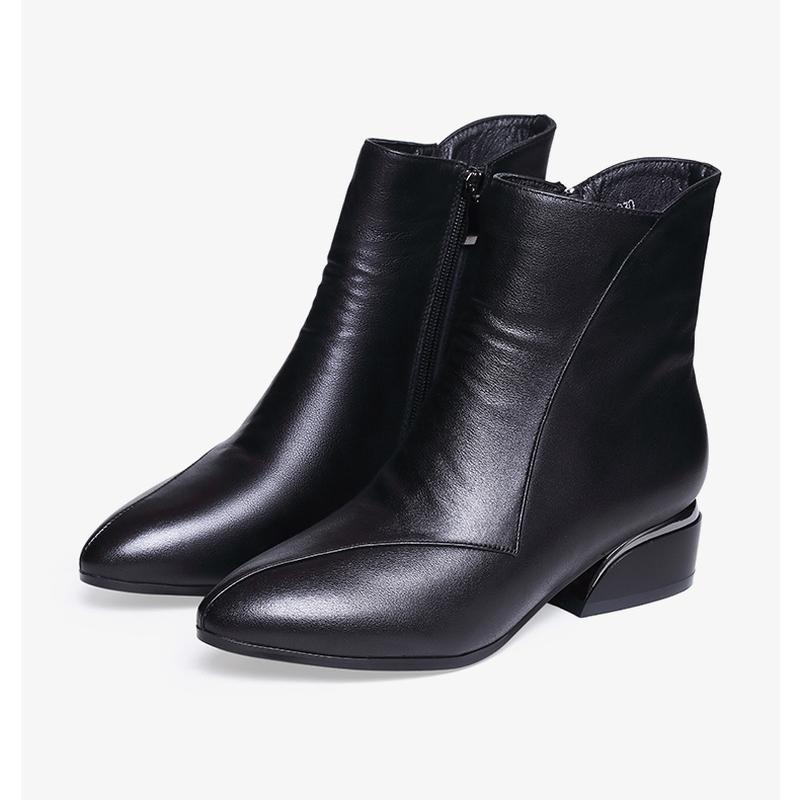 Small Short Boots Soft Leather Thick Heel Medium Heel 2024 Autumn and Winter New Women's Black All-match Comfortable Nude Boots