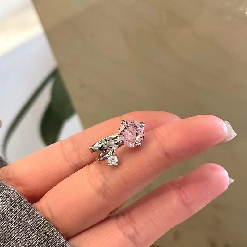 "Elegant Zircon Ear Cuff for Women - Clip-On Light Bulb Design, No Piercings Needed, Luxury & Trendy Style"