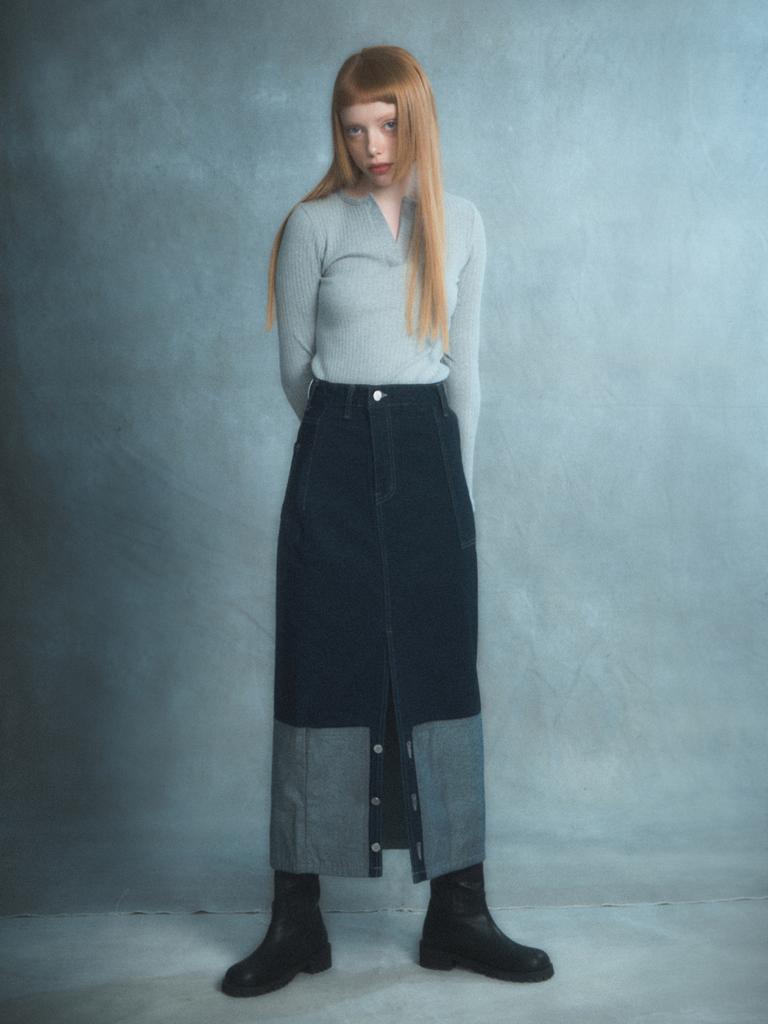 Renezmia Fingerhole Y-Neck Top_Gray