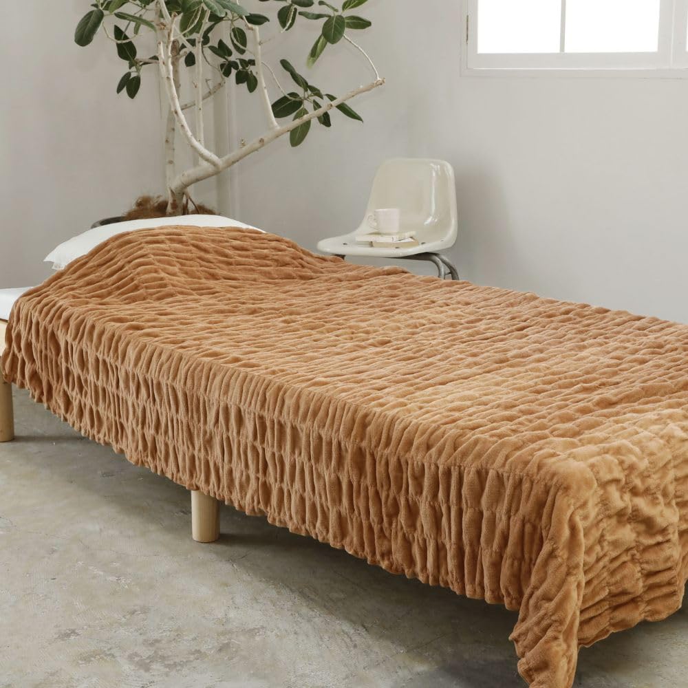 Fluffy Heat-Generating Cotton Blanket, Moisture-Wicking, Heat-Generating Blanket, Made in Japan, 100% Cotton (Beige)