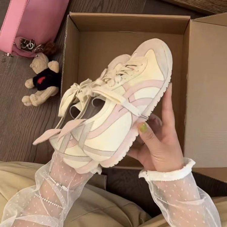 

Low-top German training shoes women s 2025 autumn new retro soft-soled breathable versatile flat-bottomed casual sports board shoes 35