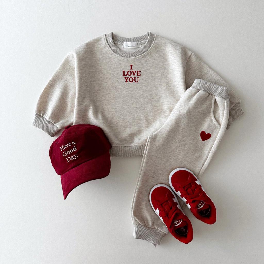 

Autumn New Korean-Style Unisex Baby Toddler Hoodie and Pants Set, Embroidered with Letters and Hearts. 130 cm