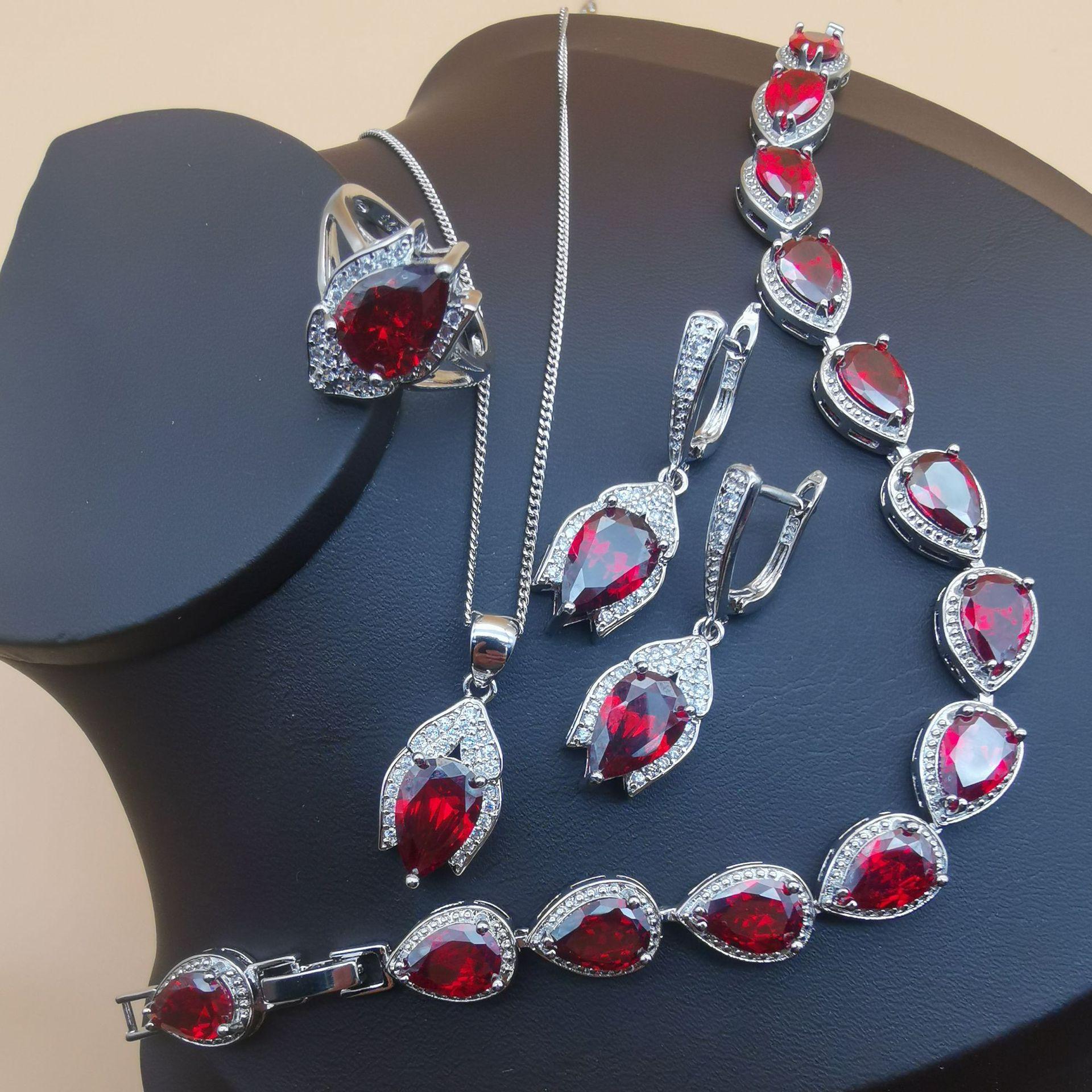 

Комплект украшений из четырех украшений из кристаллов танзанита ромбовидной формы в европейском и американском стиле. 10