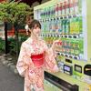 Dámské japonské kimono a yukata šaty pro formální fotografování
