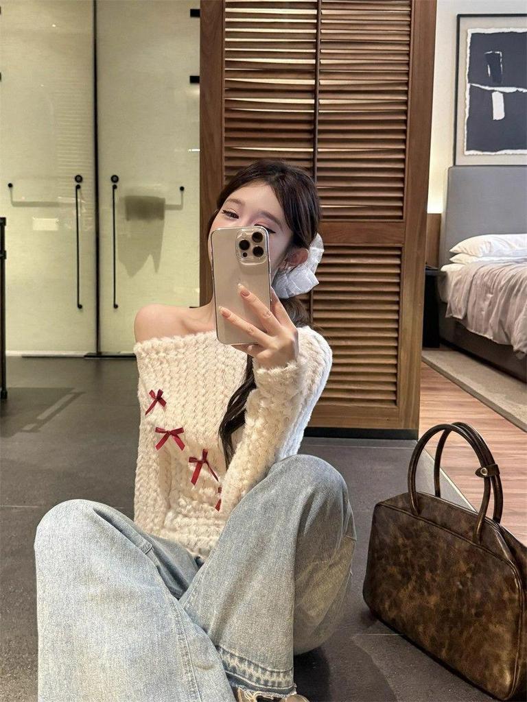 Bowknot Cold Shoulder Knit Top - Women's Slimming Autumn Chic with Long Sleeves