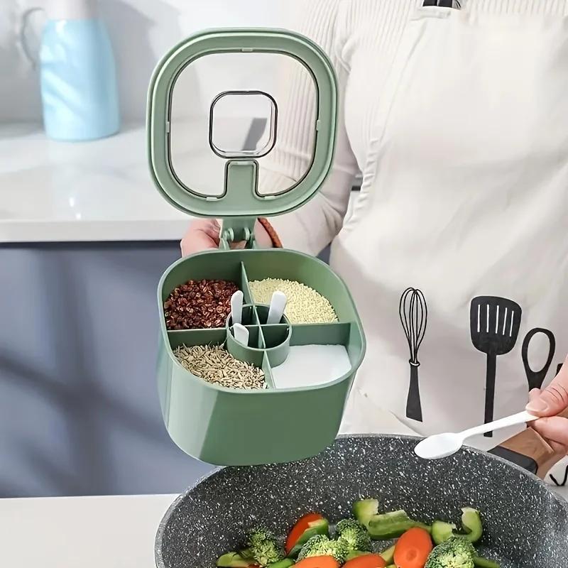 Een 4-in-1 Kruidenbox met Grote Capaciteit, met Deksel en Lepels. Wordt geleverd met Vier Lepels voor in de Keuken Thuis, voor Zoutcontainers.