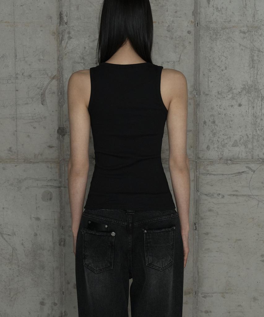 ETRE AU SOMMET Unbal Panel Open Zipper Point Sleeve (Black)