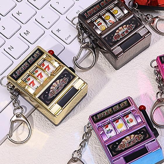 Retro Mini Slot Machine Keychain Game Winning Best Friend Gift Toy Key Holder Coin Games Console Creative Casino Model