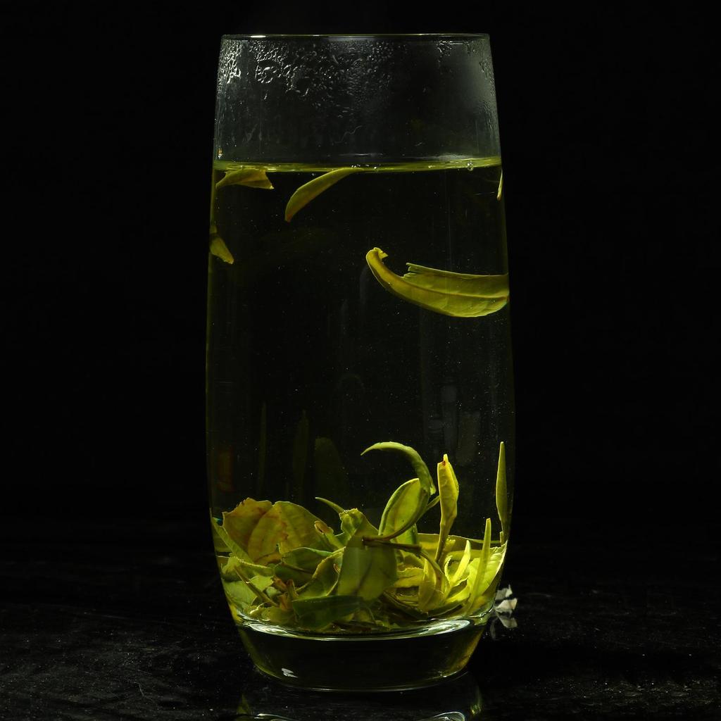 Emeishan Cloud & Mist Pre-Rain Green Tea: Tender Buds, Light Fragrance, Bamboo Leaf, Green Needle & Sparrow Tongue