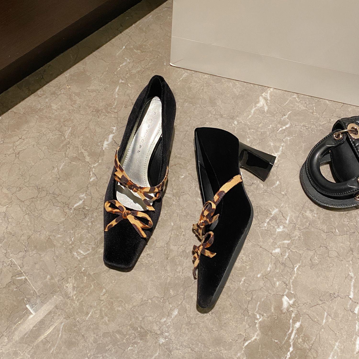 

6410 high heels women s thick heel 2025 new square head retro Mary Jane shoes leopard print bow light mouth single shoes 34