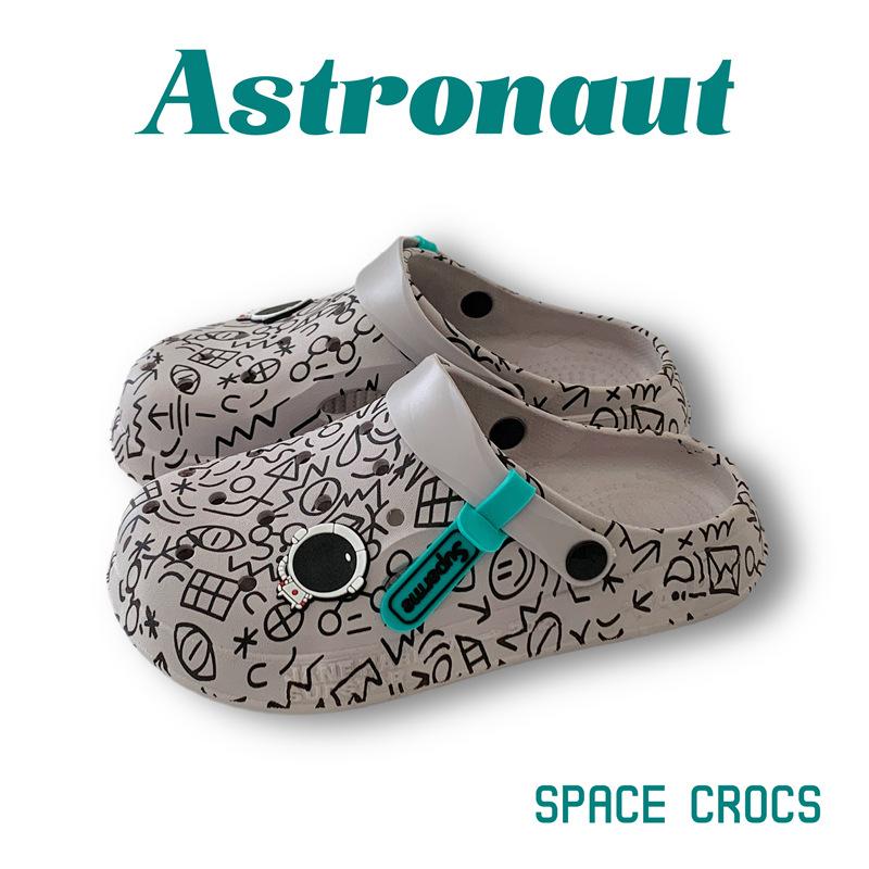 Cool slippers women's summer outer wear household thick-soled non-slip hole shoes ins couple beach slippers men