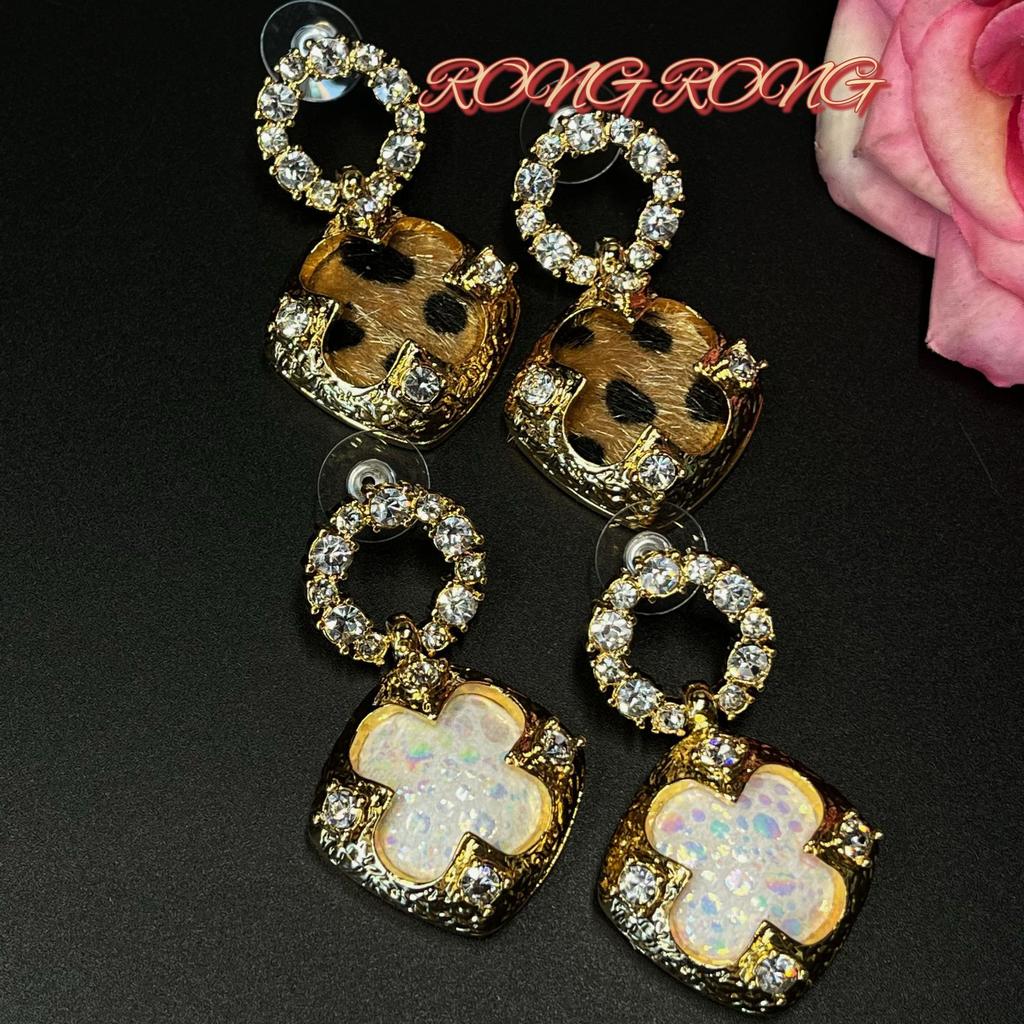 Vintage Classic Clover Pendant Earrings With Light Luxury Fragrance Japanese Korean Fashion High Grade Studded