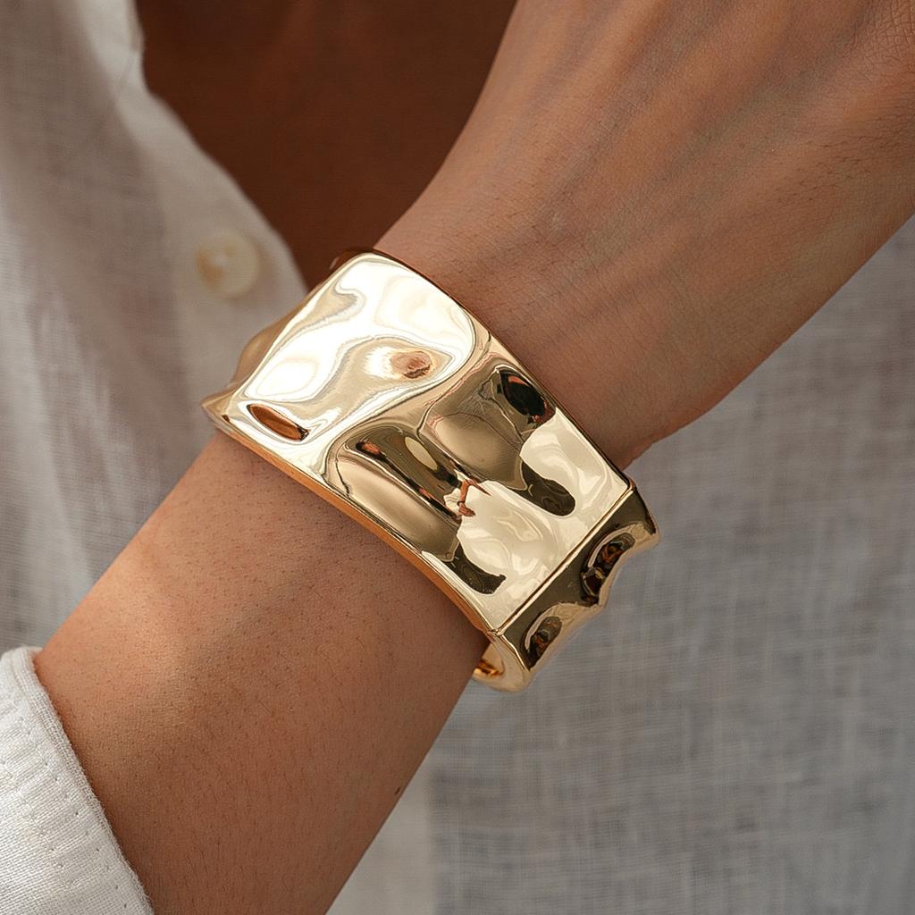 Personalized Metal Smooth Folds Geometric Round Bracelet Bracelet Jewelry