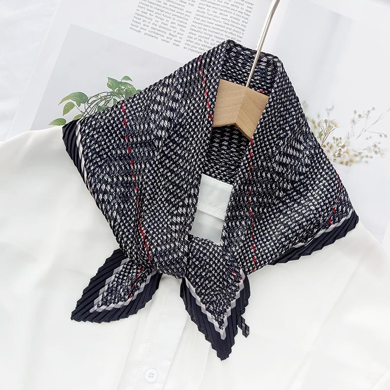 Retro Color Block Crinkled Square Scarf - 70cm Pleated Neckerchief in Imitation Silk for Women