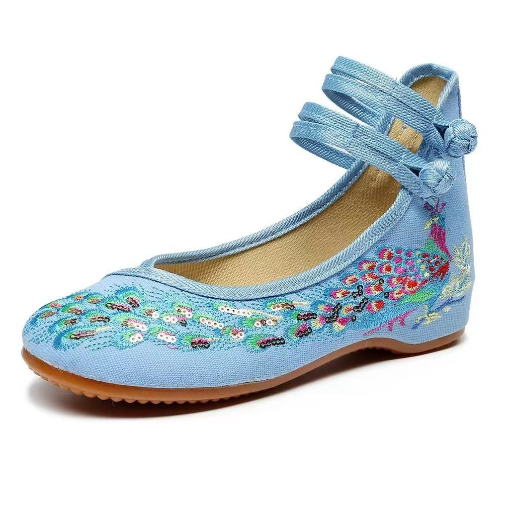 Woman's Ethnic Style Flat Sole Embroidered Shoes Soft Sole Non Slip Round Toe Buckle Strap Lightweight Hanfu Shoes Wedding Shoes