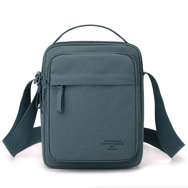 Men's Casual Lightweight Multi-layer Color Simple Outder Bag Women's Versatile Commuting Crossbody Bag