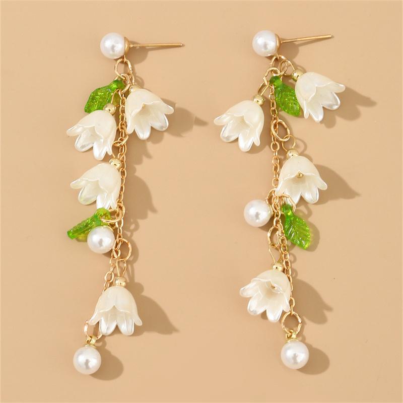 New Sweet Temperament Small Fresh Bamboo White Lily Of The Valley Flower Earrings Elegant And Gentle Asymmetric Earrings