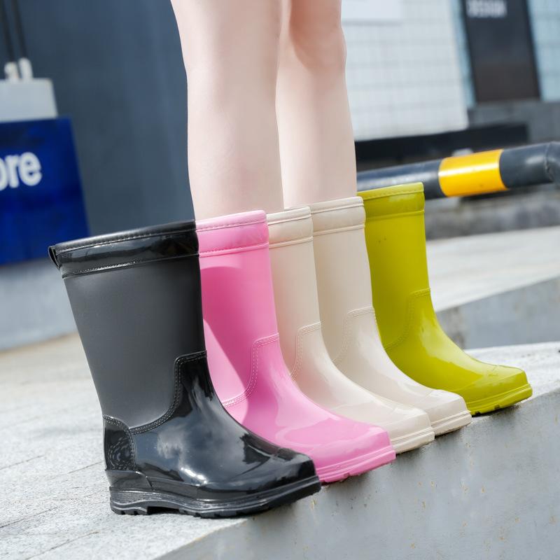 

Medium tube rain shoes women s non-slip water shoes women s work fashion rain boots beef tendon sole overalls adult waterproof glue shoes water boots 36 чорний