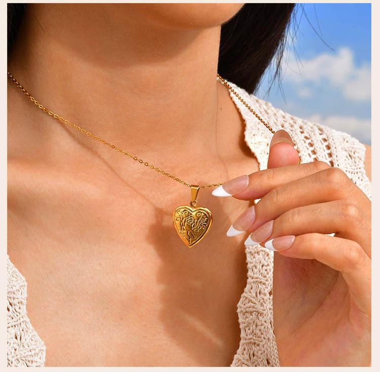 Personalized Photo Heart Pendants Necklace for Women, Vintage Flower Openable Frame Engraved Picture Locket Necklace