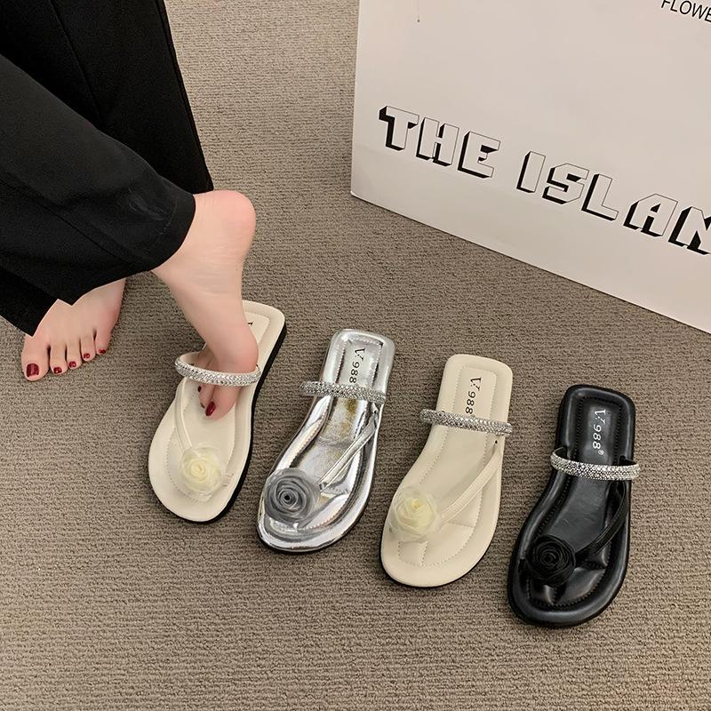 Flat-bottomed small cool slippers women's 2025 new fashion outer wear summer beautiful skirt seaside beach sandals