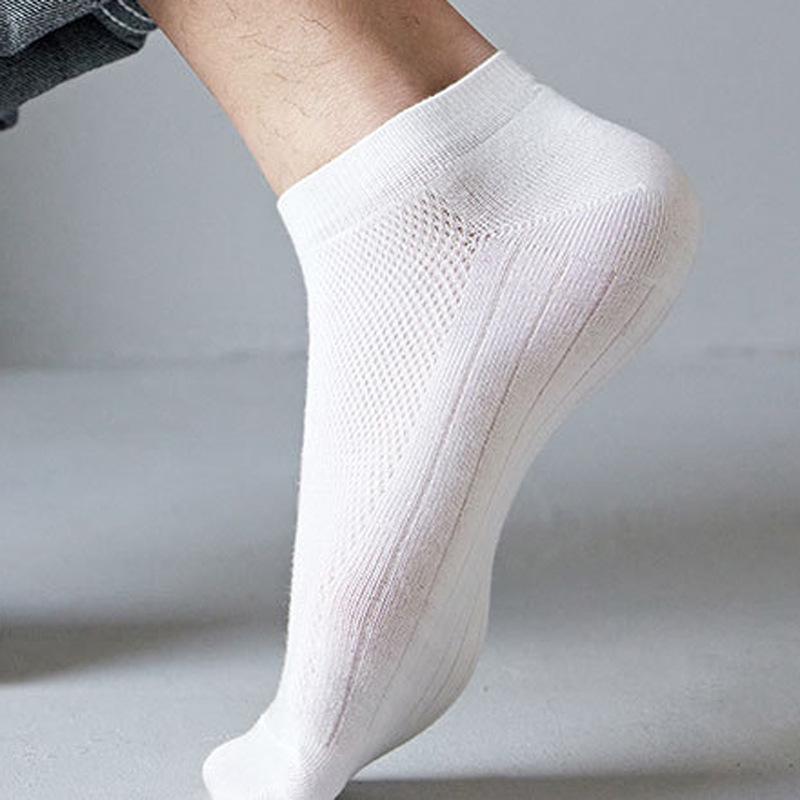 Men's Breathable Cotton Mid-Calf and Low-Cut Socks: Odor-Resistant and Sweat-Absorbing for Spring/Summer Sports.