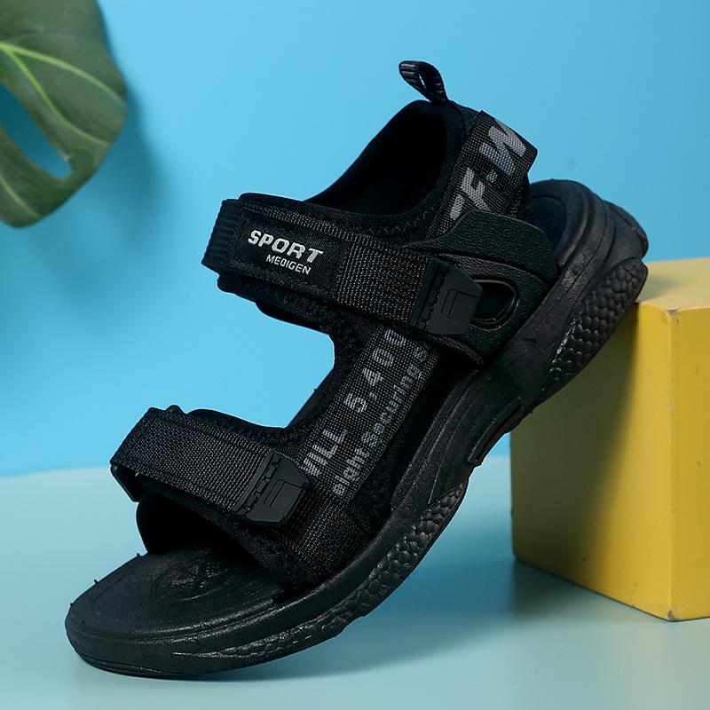 2025 Boys' Summer Beach Sandals: Non-Slip, Soft Sole, Anti-Collision Sports Shoes for Middle and Big Kids