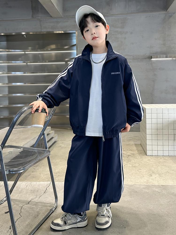 Jungen Herbst 2025 Stilvolles Sport-Zweiteiler-Set mit Kapuze