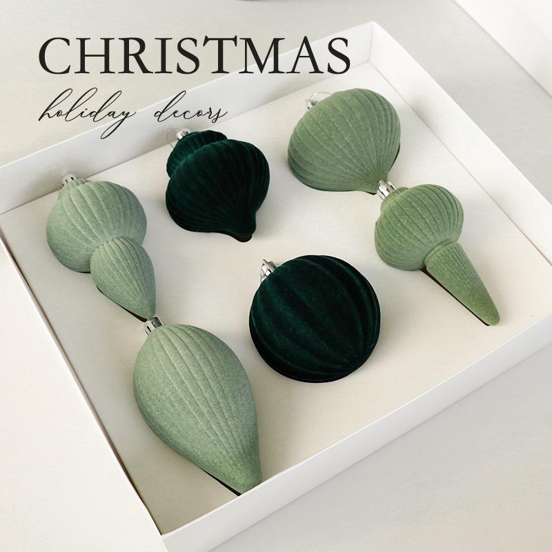 Velvet Christmas Ornaments Set Flocked Textured Baubles Teardrop and Finial Shapes Green Cream Hanging Tree Decorations Christmas Home Decoration