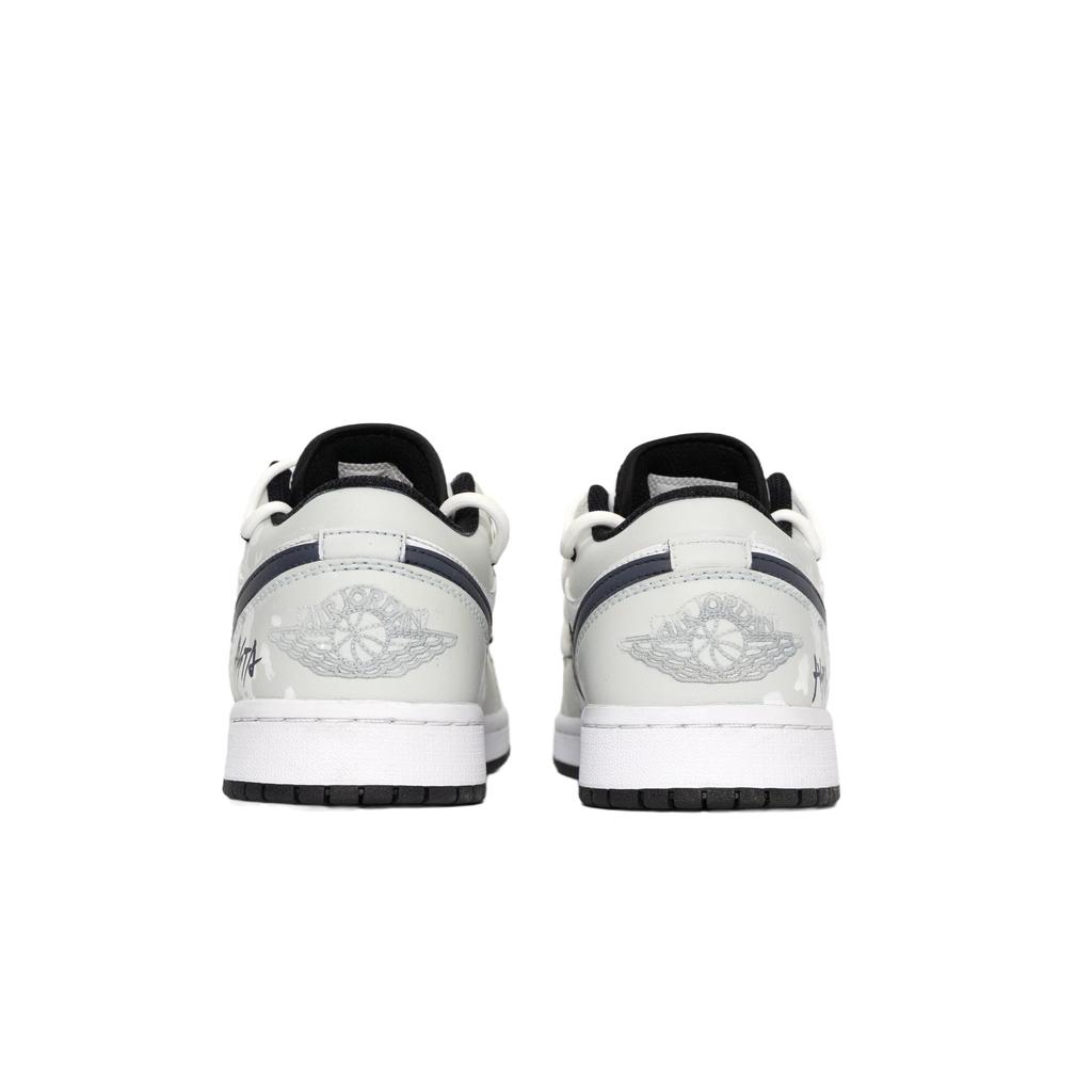 Jordan Air Jordan 1 Vintage Basketball Shoes Men's Low top Gray/White 553558-132(Team748-)