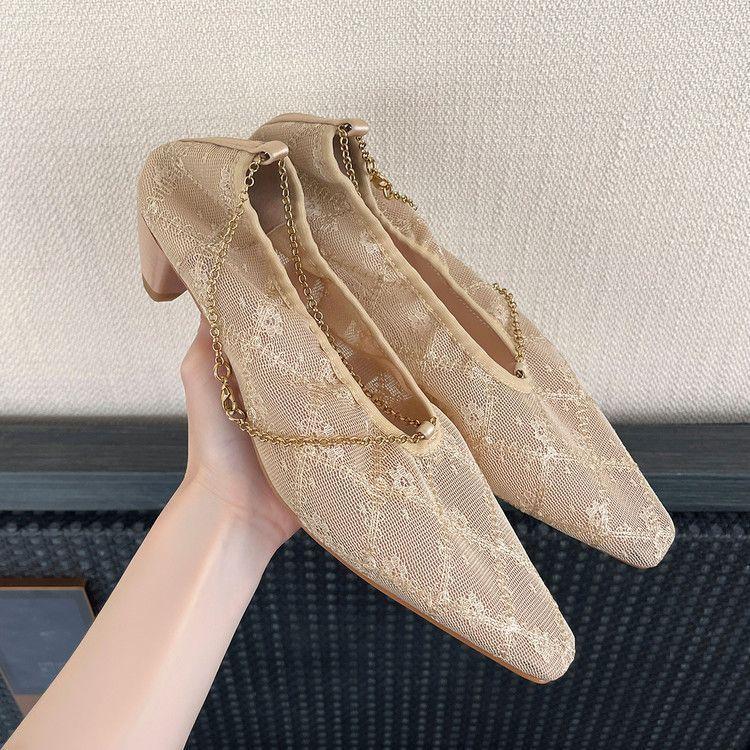 

Весна и лето новый темперамент кружевная вышивка туфли-лодочки высокий класс одна педаль с юбкой квадратный носок средний каблук женская обувь черные 34 бежевый