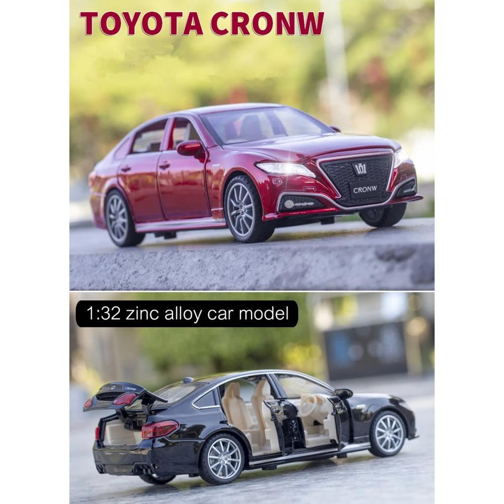 1/32 Toyota CROWN Alloy Car Model Diecasts & Toy Vehicles Metal Toy Car Model Simulation Sound Light Collection Gift