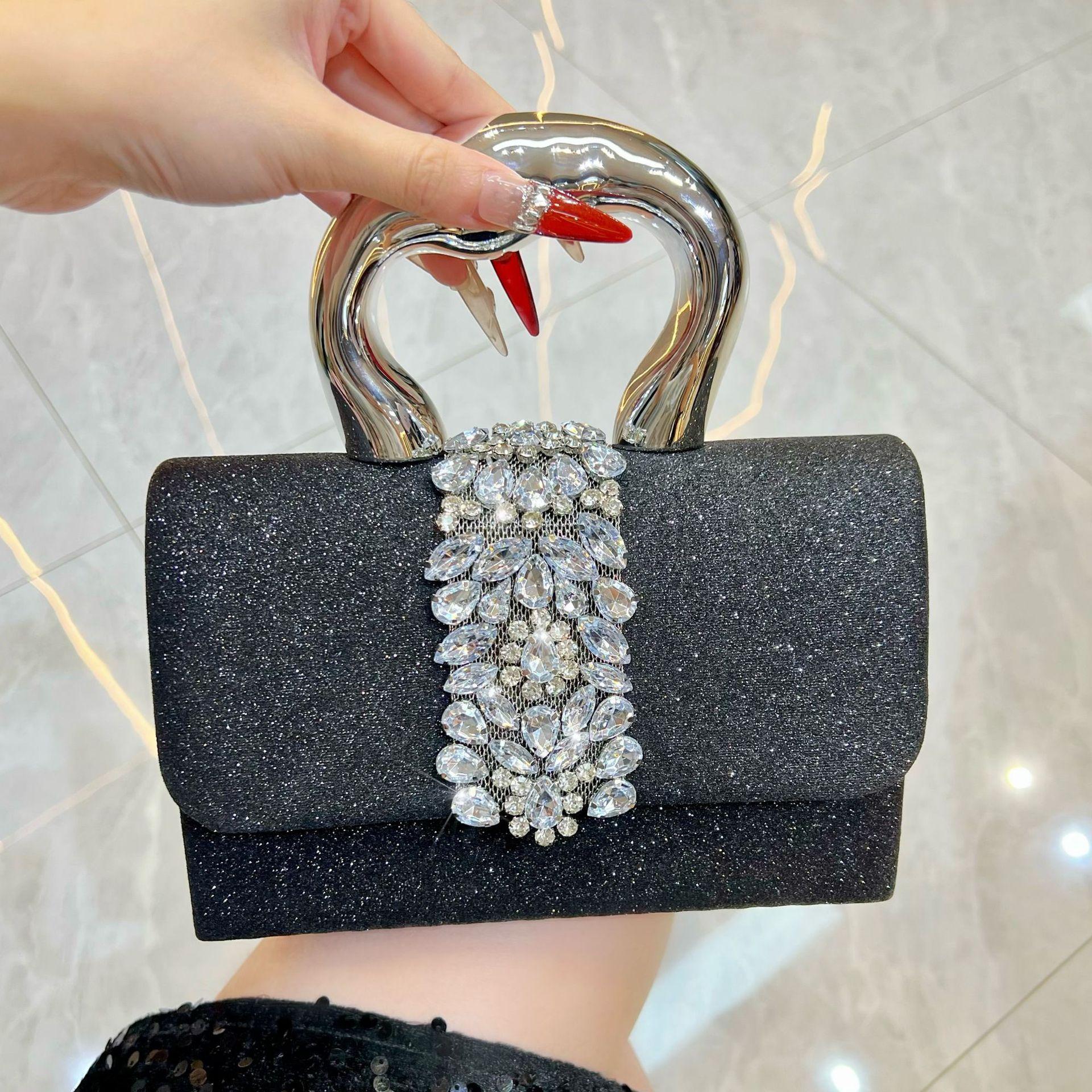 

Bright diamond-encrusted temperament handbag women s light luxury dinner bag chain high-end messenger bag чёрный