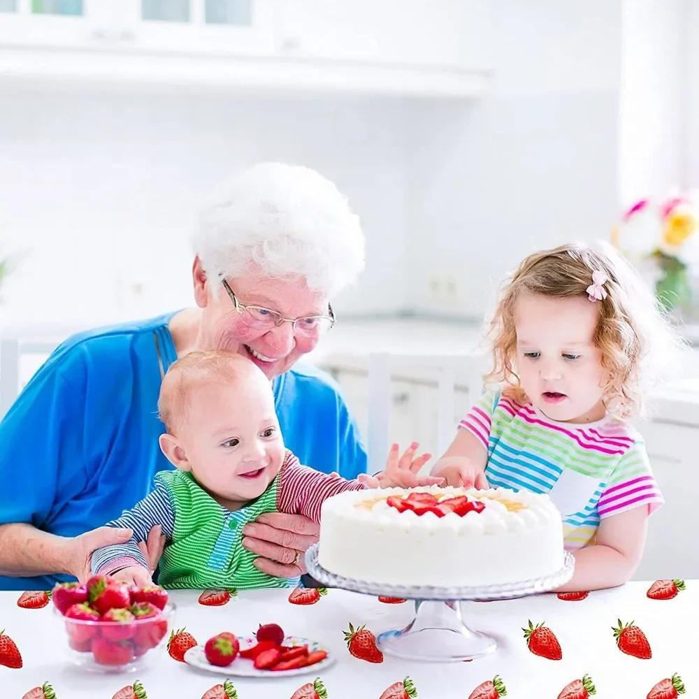 Factory New Picnic Strawberry Party Theme Girl Pink Fruit Birthday Disposable Decorative Plastic Tablecloth