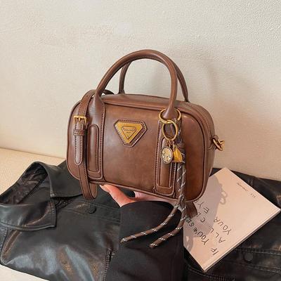 2024 Winter Retro Red Handbag: Fashionable Women's All-Match Small Square Messenger Bag