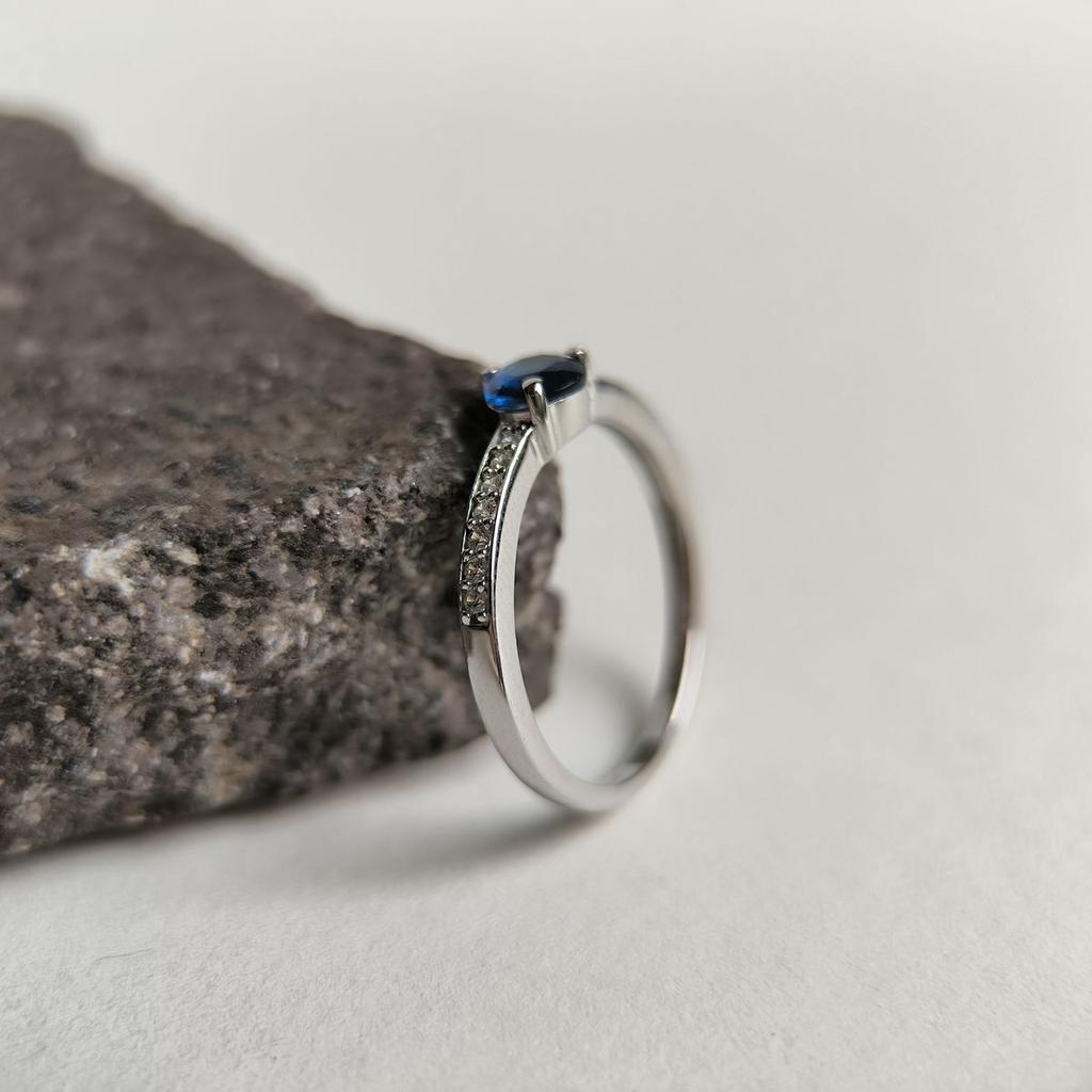 Серебряное кольцо с сапфиром nano 0.536ct, вес изделия 1,9 гр (2189053)