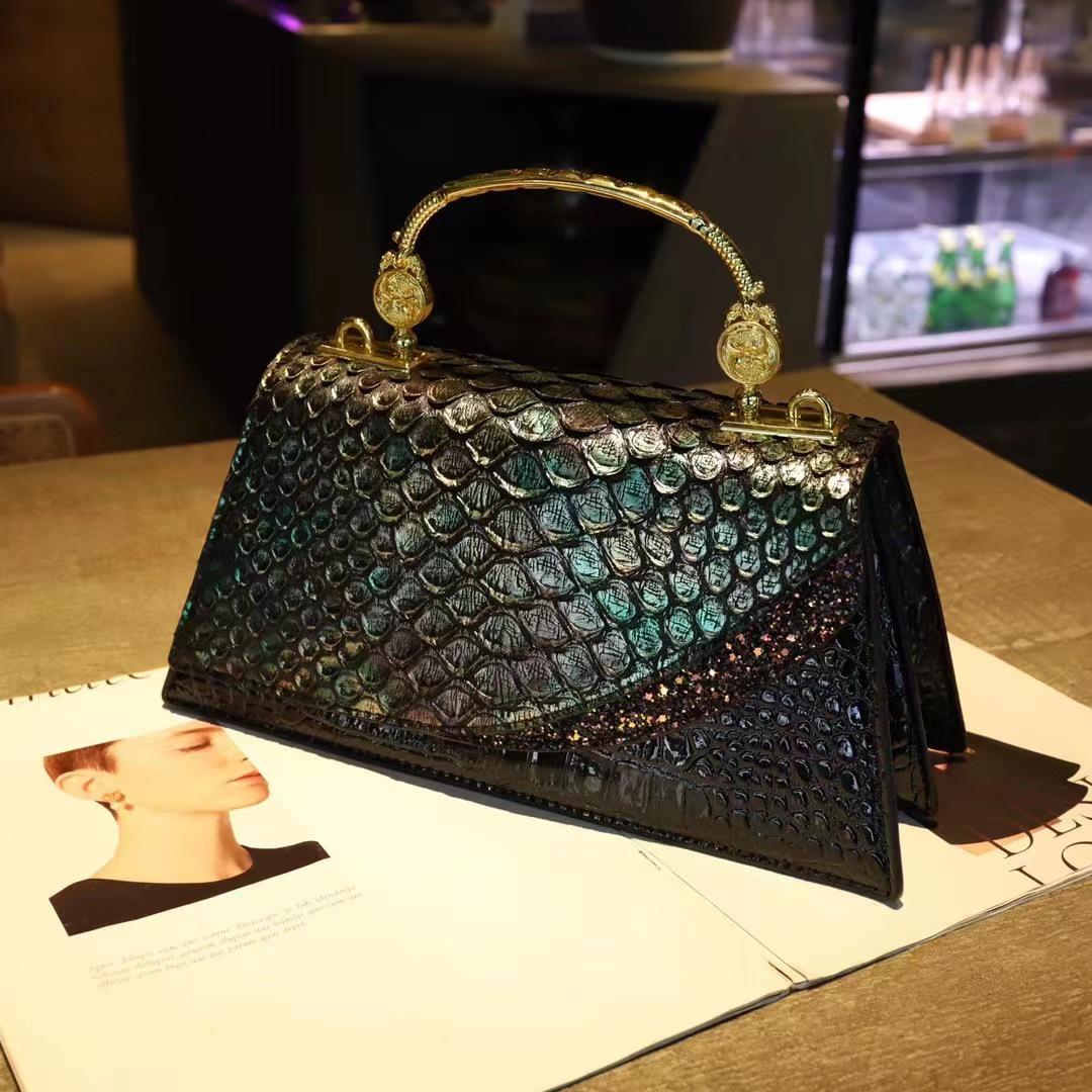 

Женская сумка через плечо и через плечо Lingge Heavy Industry, весна/лето 2024 г.