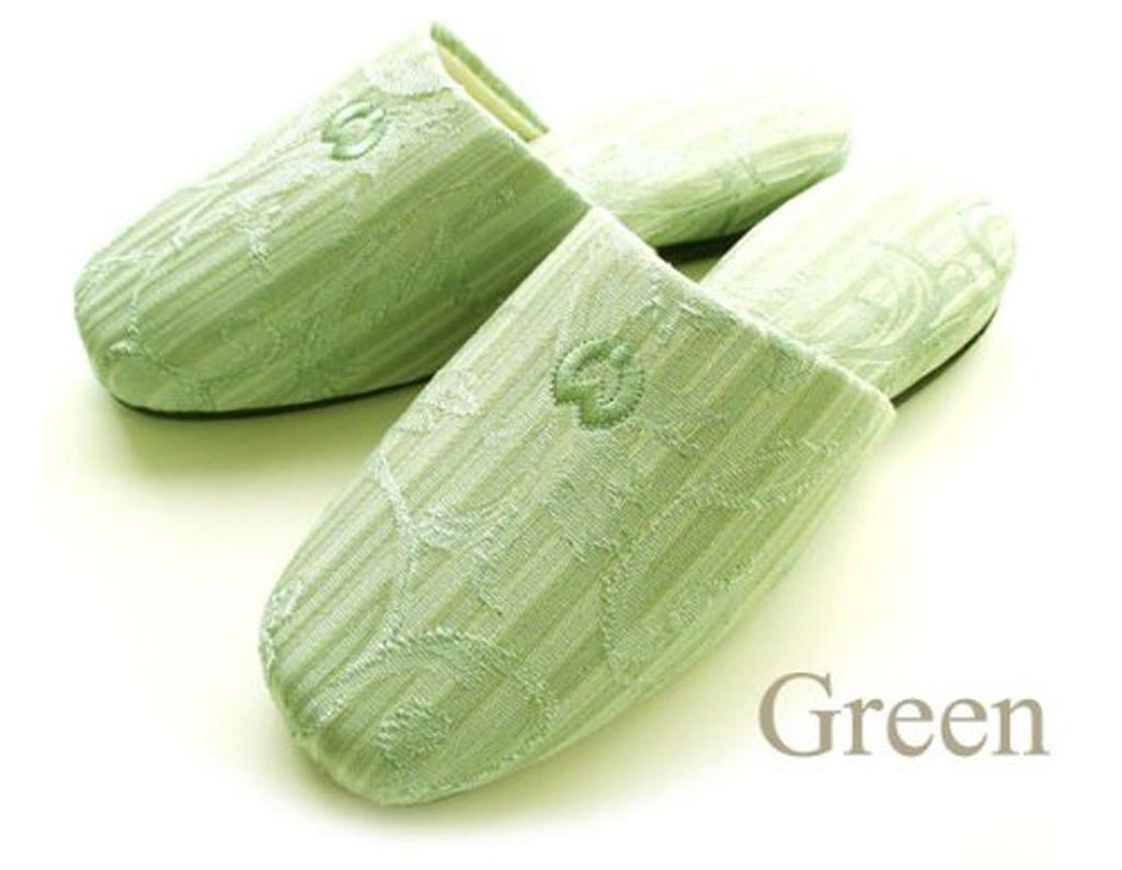 This authentic Mirashon Gelata slippers is inspected before This basic set is perfect for business or for unexpected guests at home or in a model