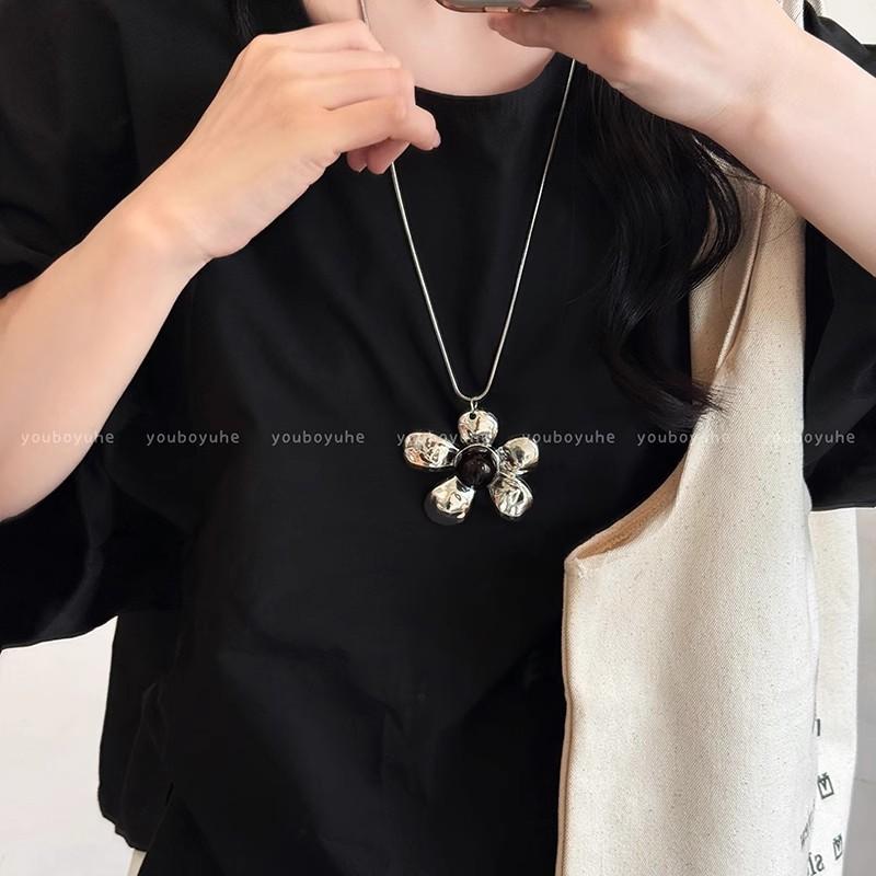European and American exaggerated silver flower pendant necklace female long style in style personality collarbone chain accessories