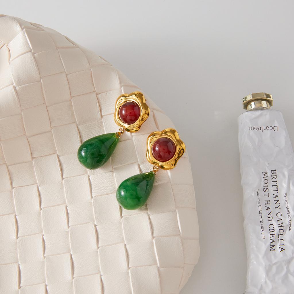 Orecchini Youthway in Resina Verde e Pietra di Agata Rossa per Donna Orecchini in Acciaio Inossidabile Placcato Oro Gioielli Semplici alla Moda Regalo