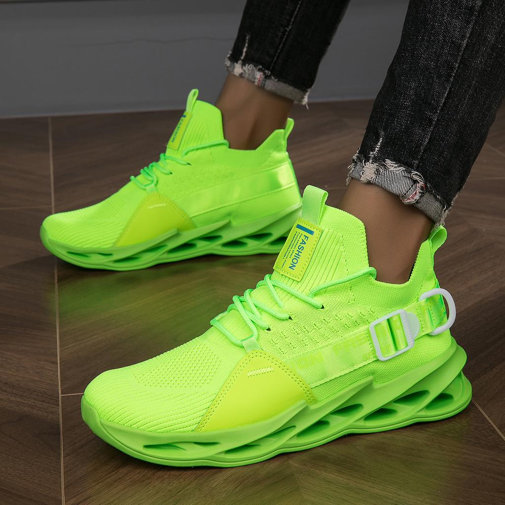Herren Sportschuhe große Größe Sportstil Freizeitschuhe Fliegenstrick hohl Laufschuhe Herrenschuhe Herrenlauf atmungsaktiv und bequem