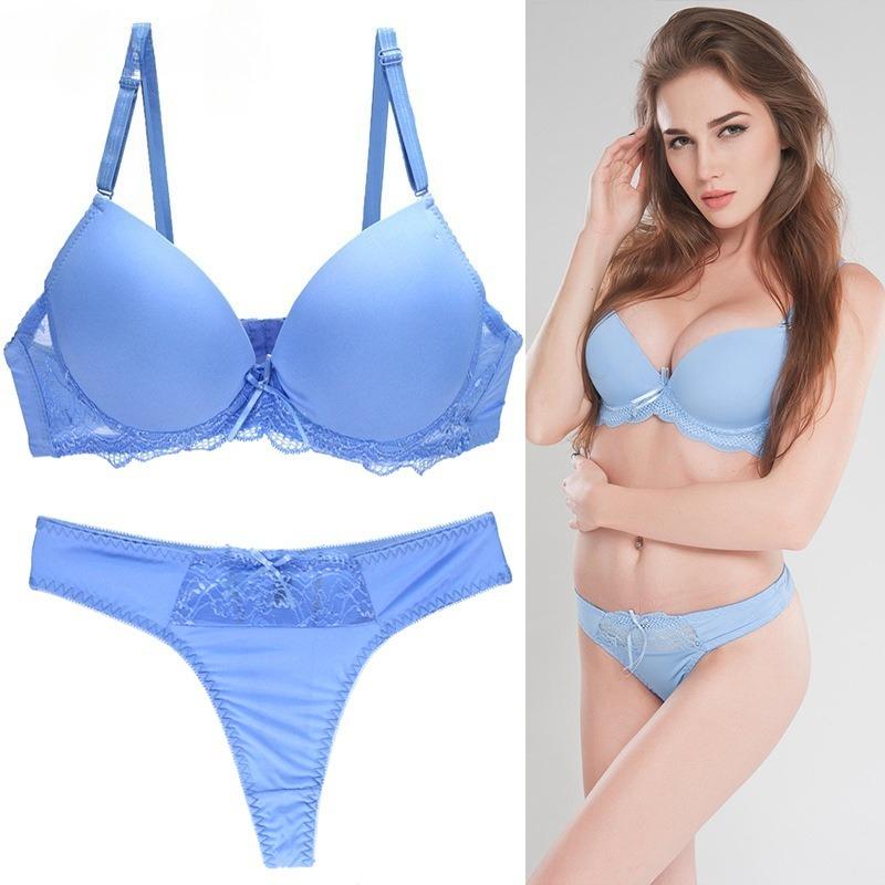 Sexy Lace Push-up Bra and Thong Set Plus-size Anti-sagging Lingerie with Skin-friendly Comfortable Panties